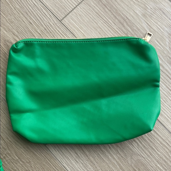 NWOT Moda Luxe Vegan Leather Hobo Bag - Kelly Green - Picture 7 of 8